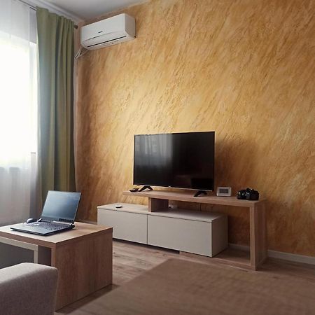 Stylish, Modern 2 Rooms Flat With City View, Near Presidential Palace บูคาเรสต์ ภายนอก รูปภาพ