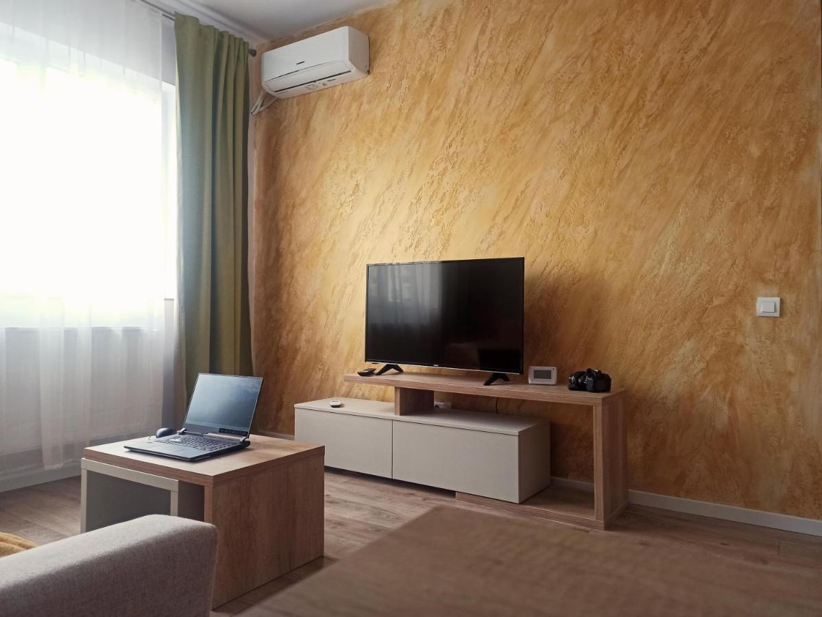 Stylish, Modern 2 Rooms Flat With City View, Near Presidential Palace บูคาเรสต์ ภายนอก รูปภาพ