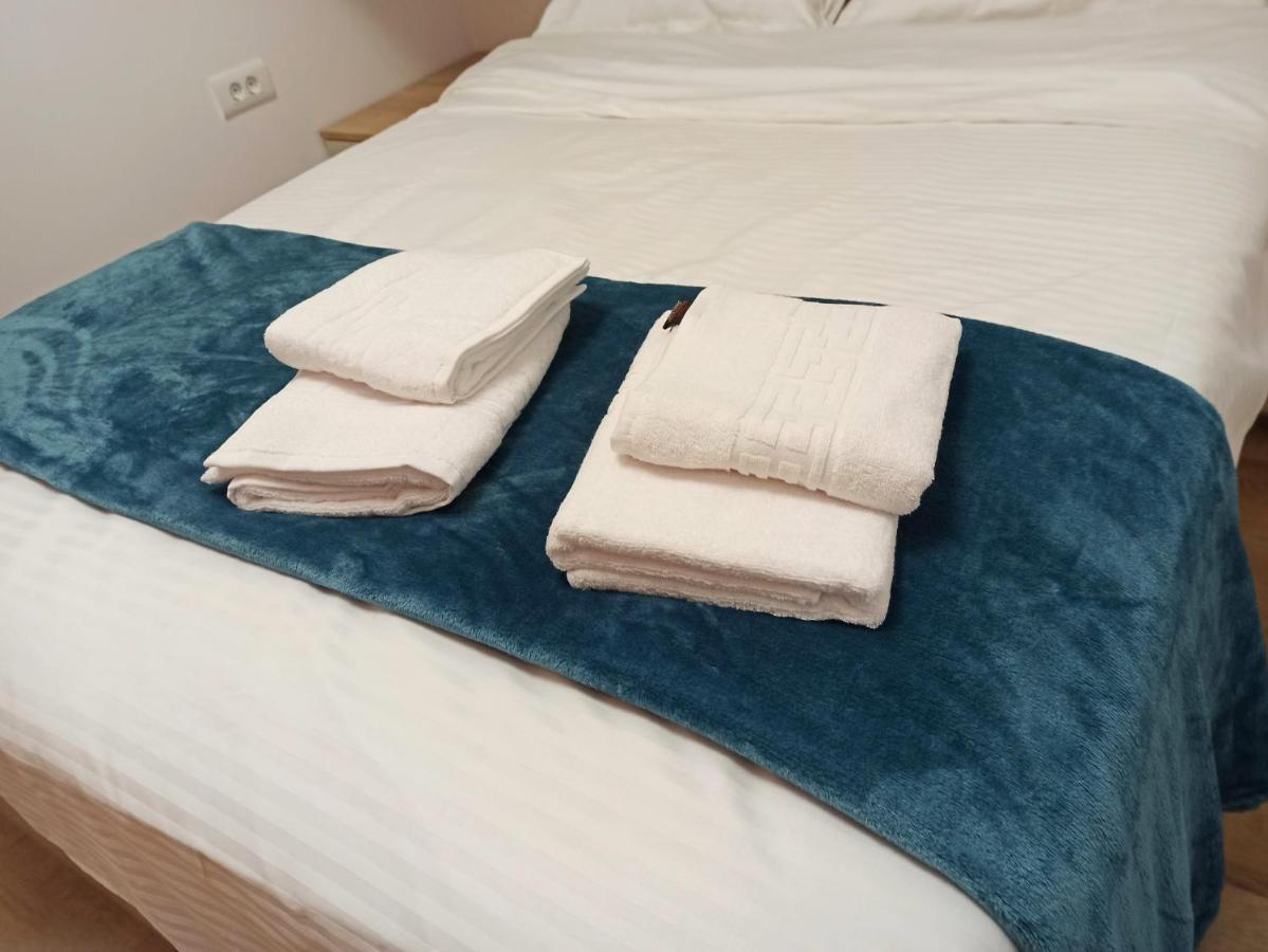 Stylish, Modern 2 Rooms Flat With City View, Near Presidential Palace บูคาเรสต์ ภายนอก รูปภาพ
